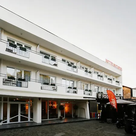 99 酒店 *